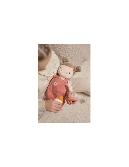 MUÑECA BLANDITA ROSA EN CAPAZO