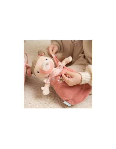 MUÑECA BLANDITA ROSA EN CAPAZO